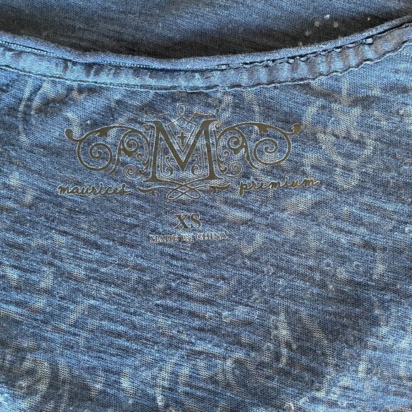 Maurices V-Neck Embellished Graphic Fitted T-Shirt Blue/Silver, Size XS - Picture 7 of 10